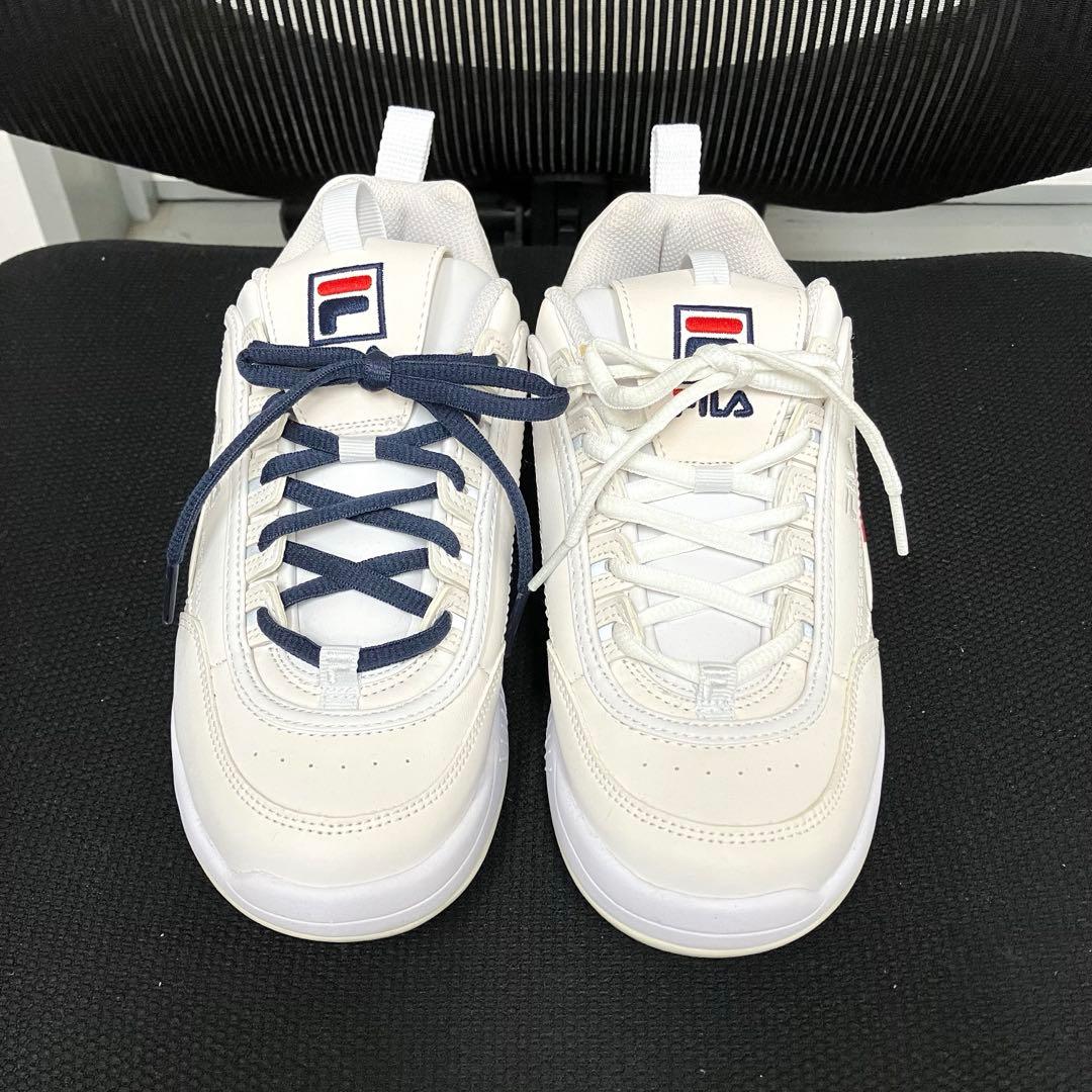 FILA ホワイト ゴルフシューズ スニーカー ロゴ入り ディスラプター
