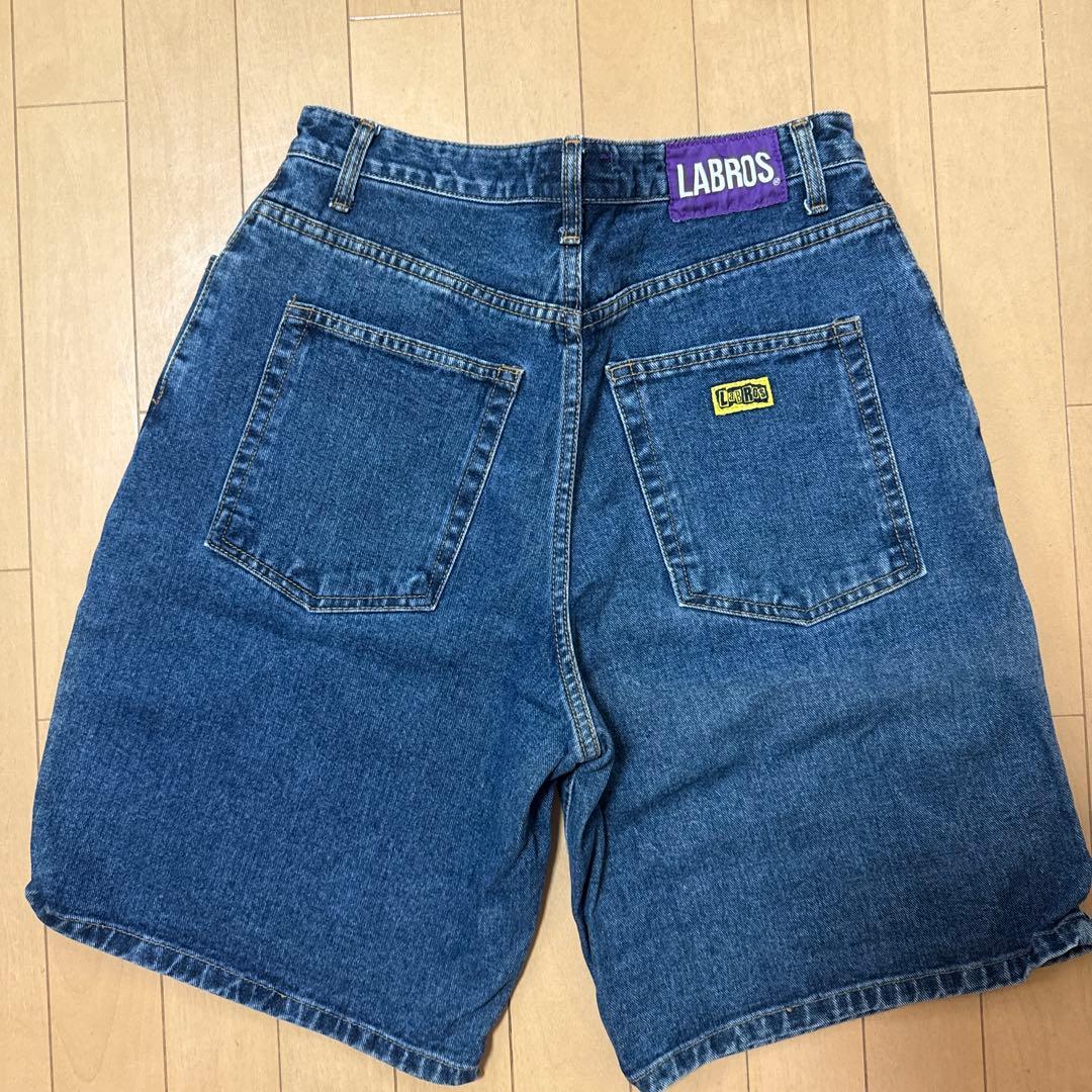 LABROS（ラブロス） 花柄刺繍 デニムショートパンツ - メルカリ