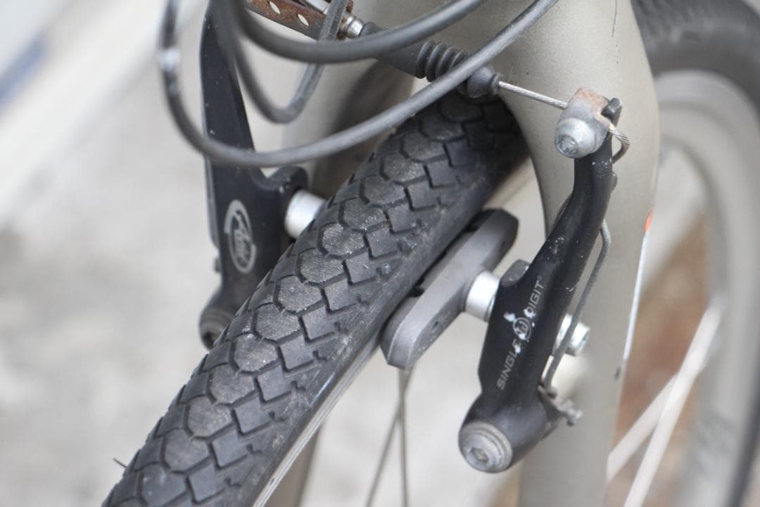 引き取り限定♪人気のTREK♪7.5FX♪カーボンフォーク♪軽量モデル♪