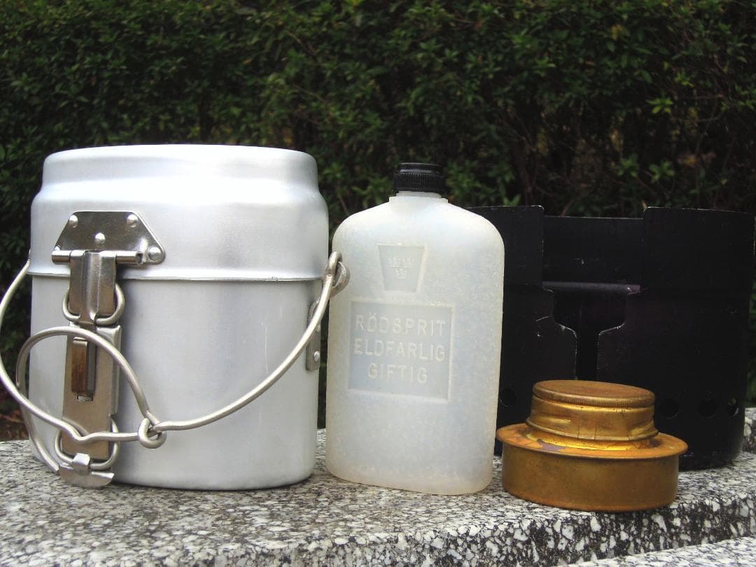 スウェーデン軍飯盒 メスキット NC66 無塗装アルミ 飯ごう - メルカリ