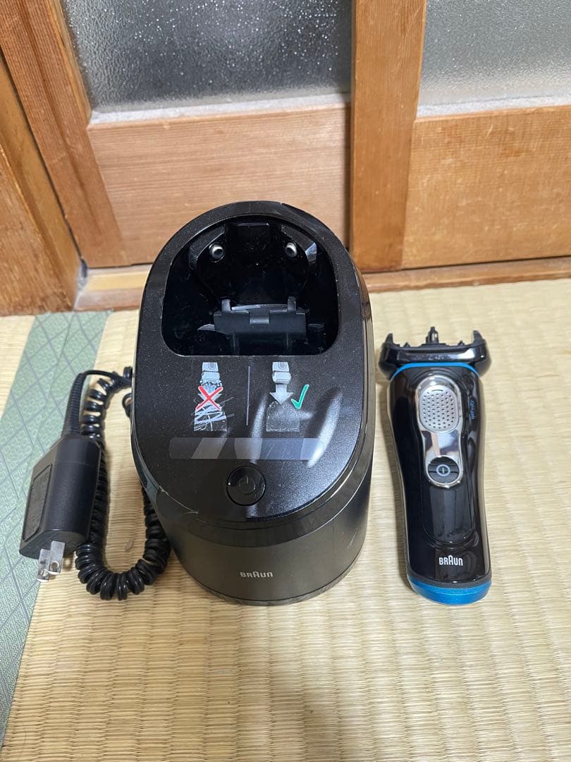 Braun S9 電気シェーバー 充電スタンド付き Amazon | ブラウン シリーズ9 9340s-V 電気シェーバー 充電スタンド