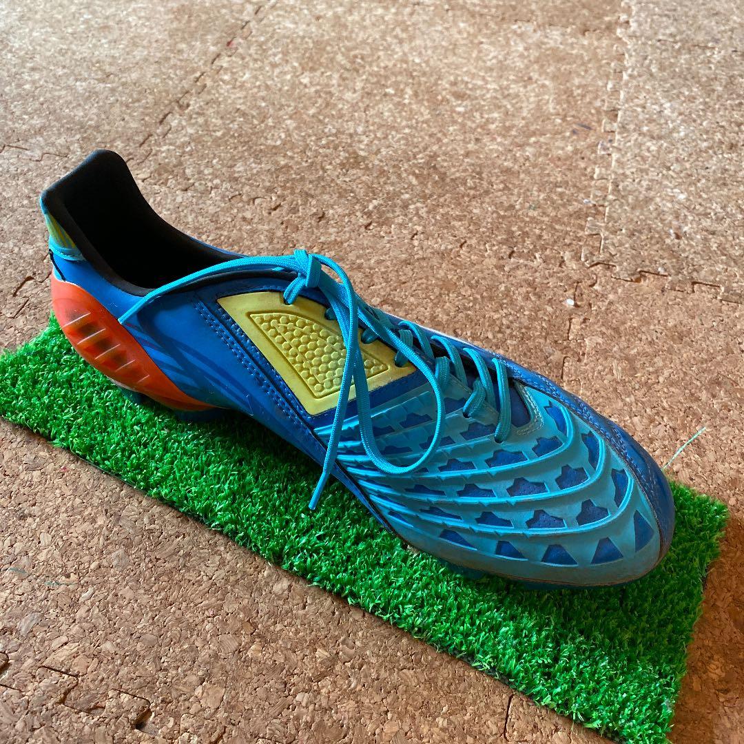 本田圭佑選手の実際にゲームで使用した左足スパイク サイン入りです