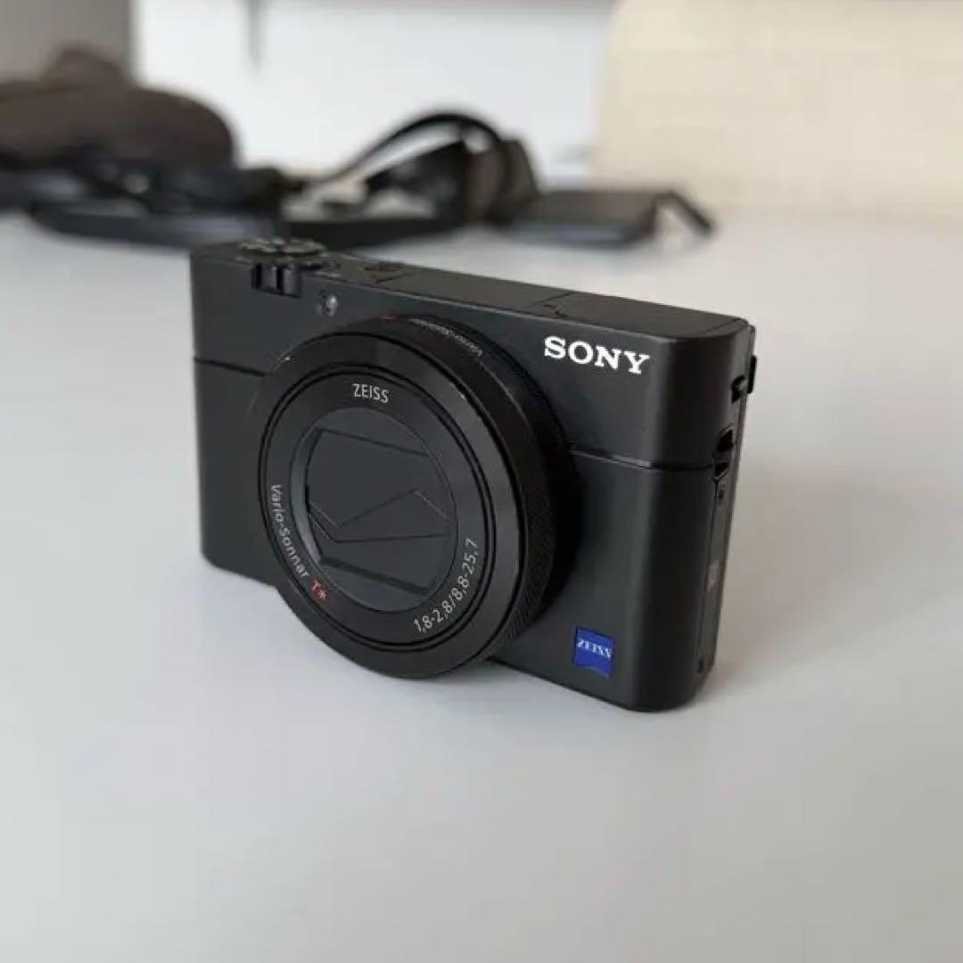 SONY 高級コンデジ DSC-RX100M5 純正ケース 予備バッテリー付 RX100M5純正SONYレザージャケットケース開封レビュー。RXシリーズで