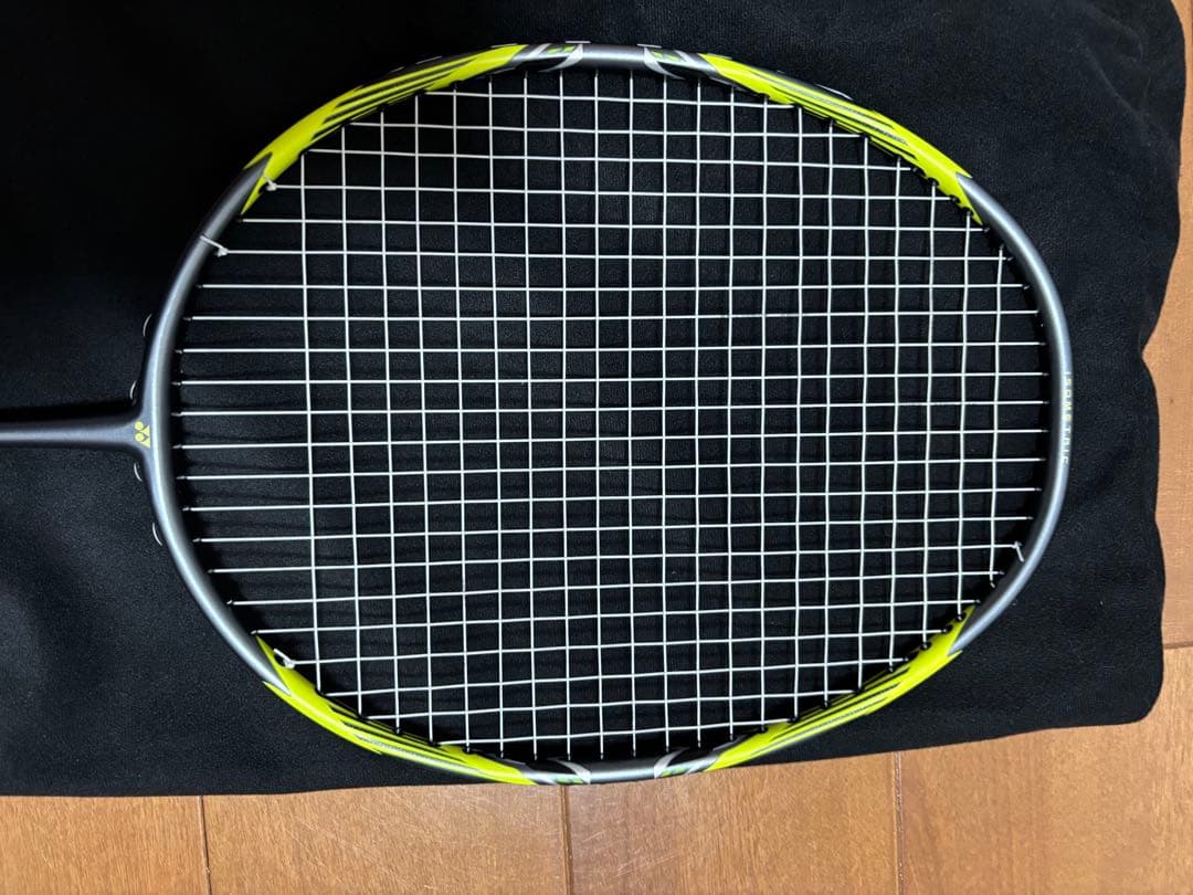 新品同様 YONEX ARCSABER 7 PRO 4U ガットグリップ付き - メルカリ