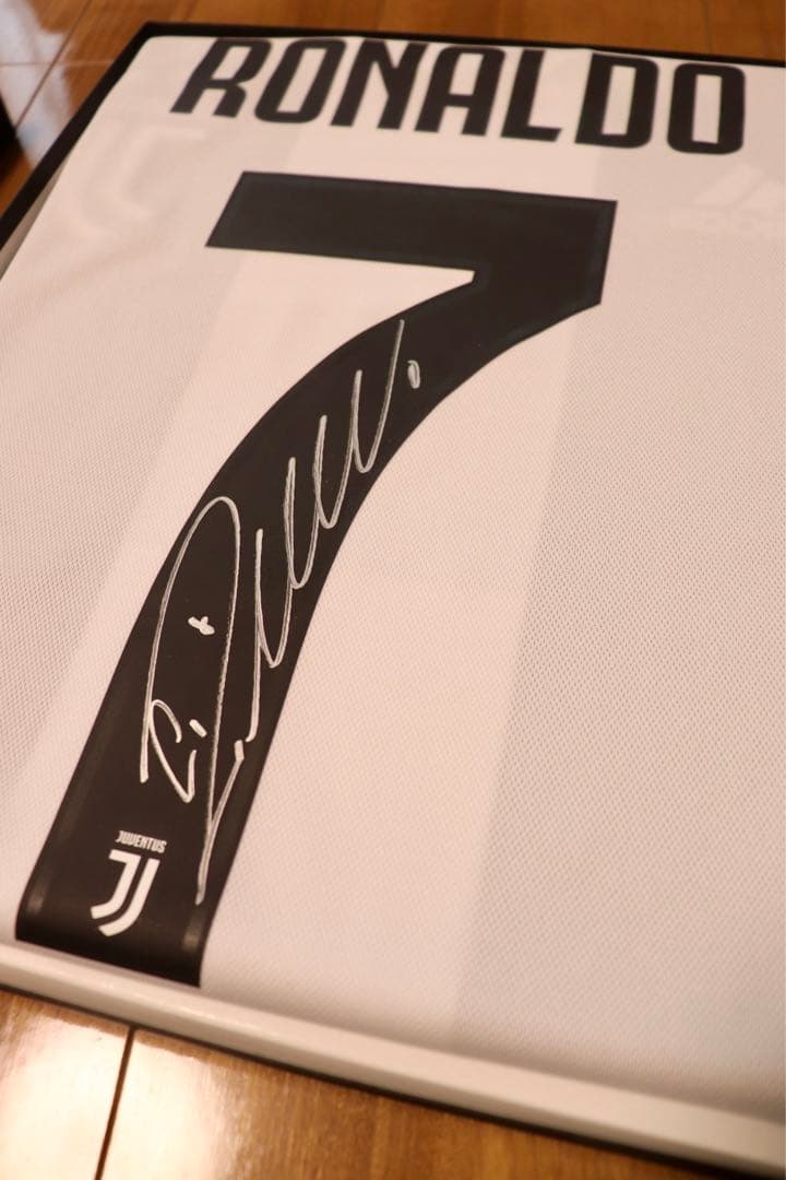 ロナウド サイン ユベントス18/19 thedugout - メルカリ