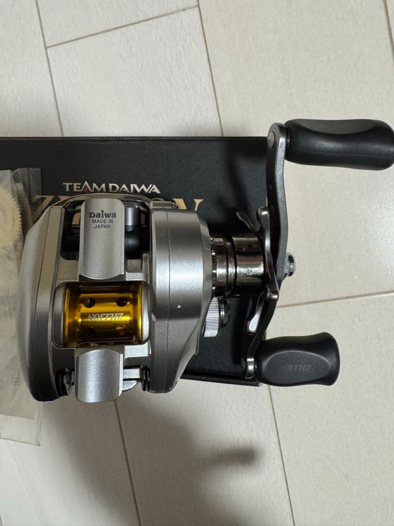 ダイワ Zillion 100HL ギヤ比4.9カスタム - メルカリ