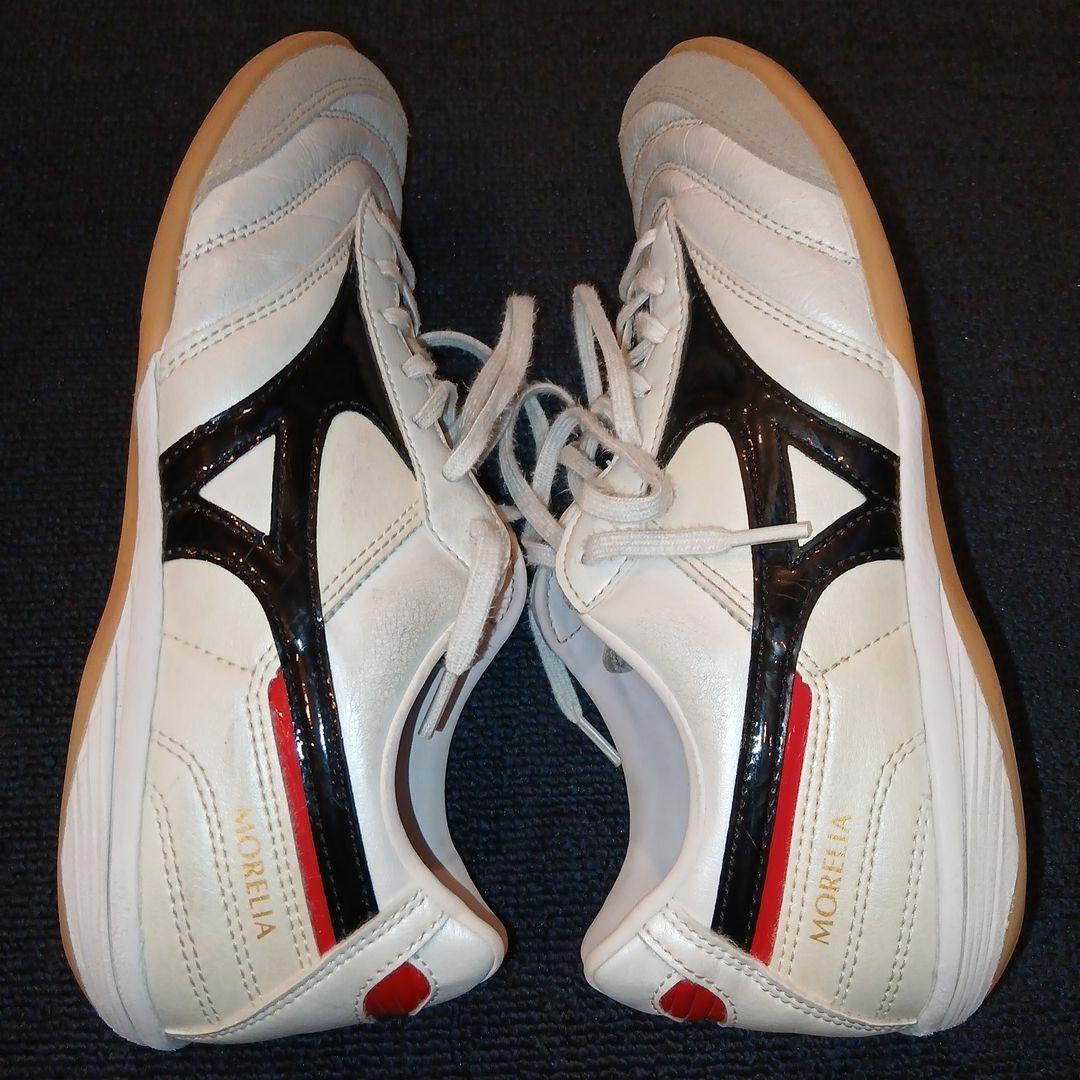 美品ミズノモレリアMIZUNOMORELIA フットサルシューズ 23.5cm