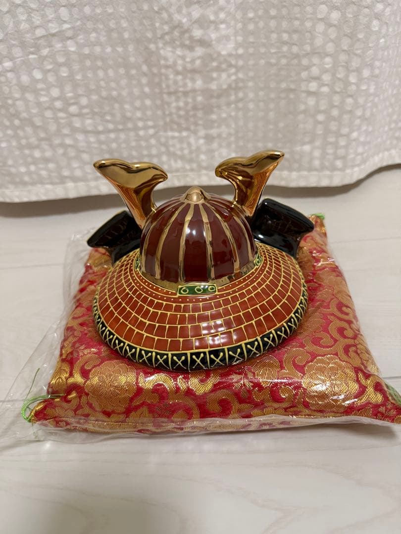 6号兜 盛【陶器 贈り物 】新品 子供の日 金箔台付き - メルカリ