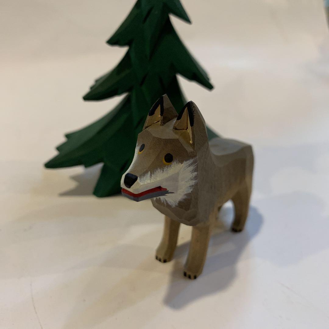 アトリエニキティキ ドイツ ハーン社 木彫り人形 オオカミ - メルカリ