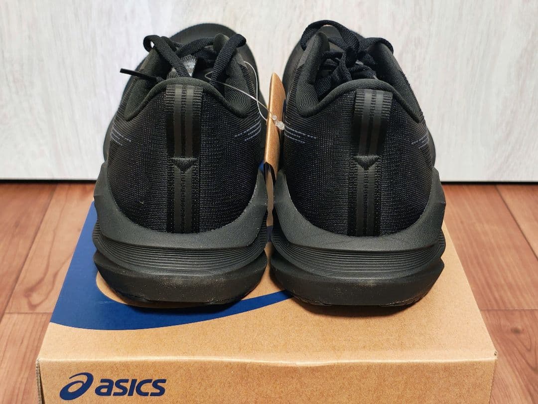 【新品未使用】ASICS NOVABLAST5 26.0cm