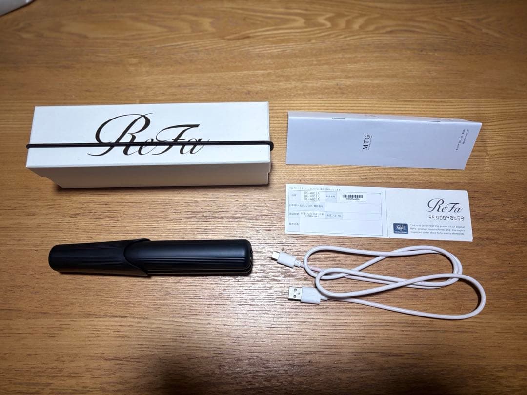 ReFa FINGER IRON ST ストレートヘアアイロン おまけ付き プロフェッショナルの指先がつくるニュアンスを「ReFa FINGER IRON ST