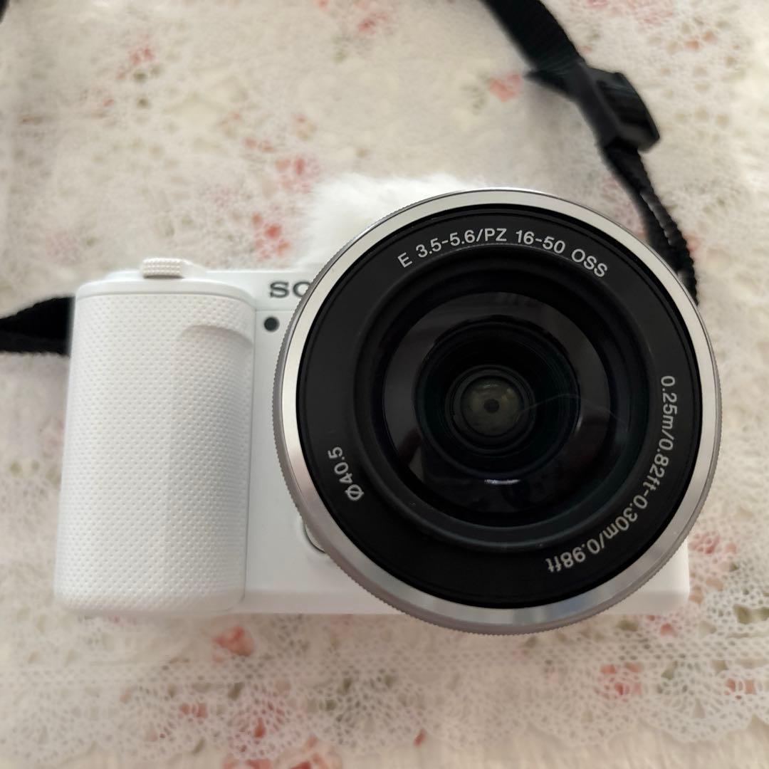 SONY ZV-E10パワーズームレンズキット ホワイト　白 VLOGCAM ZV-E10L パワーズームレンズキット ミラーレス一眼カメラ