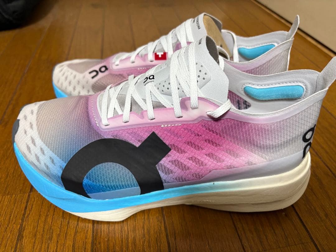 【新品正規品】早い者勝ち！大特価！クラウドブーム　ストライク 25.5cm①