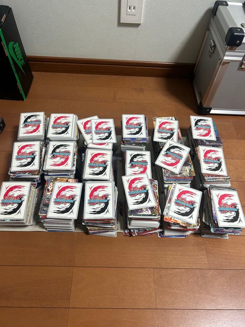 バディファイト引退品1000枚以上 - メルカリ