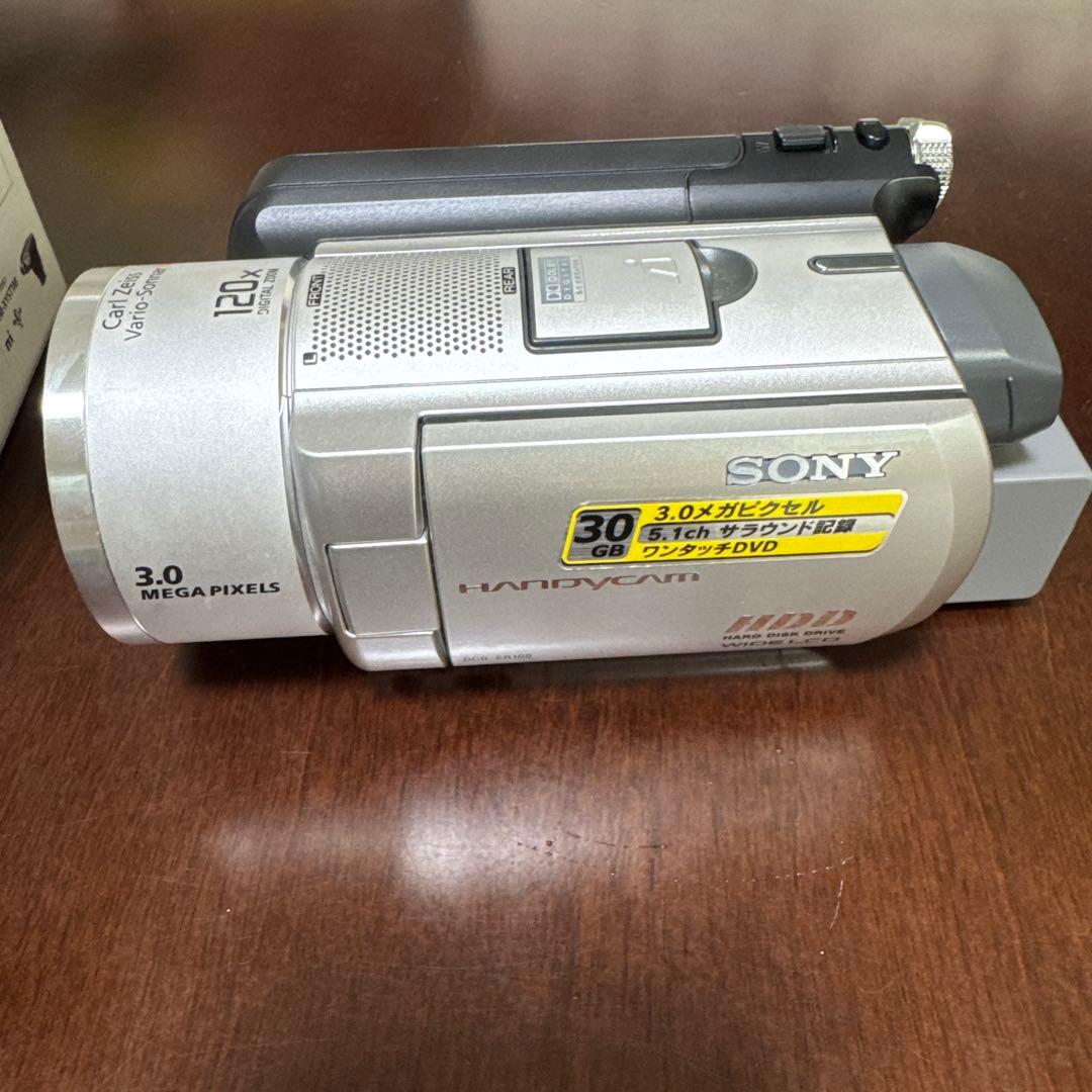 sonyハンディカム　DCR-SR100※充電器なし SONY DCR-SR100 3MP 30GB ハードドライブ ハンディカム 説明書