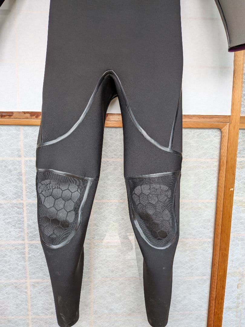 FELLOW メンズ フルスーツ ワンショルダーチェストジップ 1.5mm