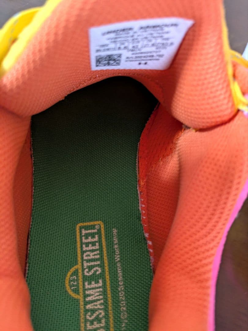 アンダーアーマー　カリー フロー 9 セサミストリート　27.5cm