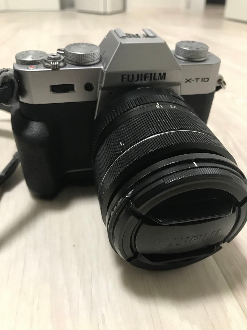 FUJIFILM【X-T10】ミラーレス一眼レフカメラ レンズキット 富士フイルム FUJIFILM X-T10 レンズキット [ブラック] 価格比較
