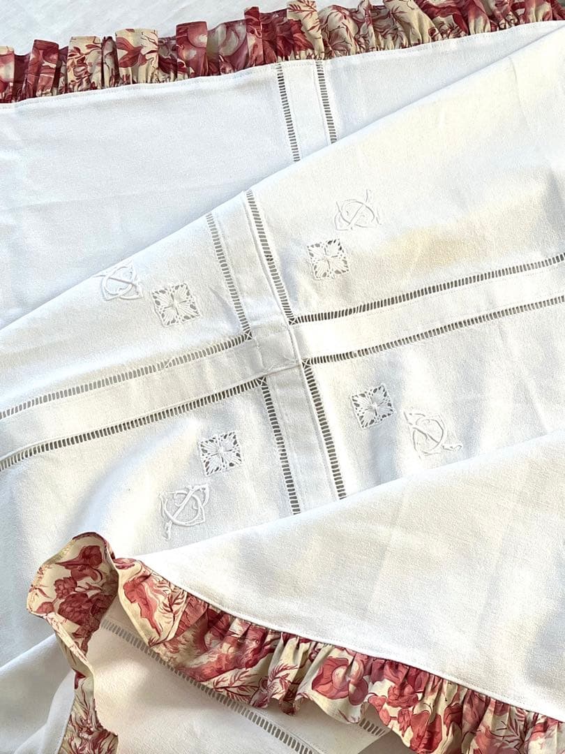 美品】フランスアンティーク 手刺繍モノグラム テーブルクロス 赤の