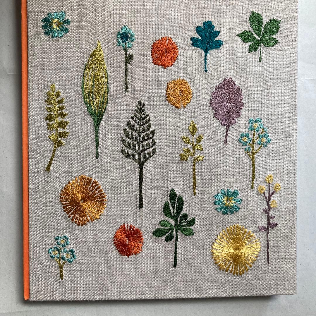 サイン本 STEPHANIE HOUSLEY CORAL & TUSK 匿名配送 - メルカリ