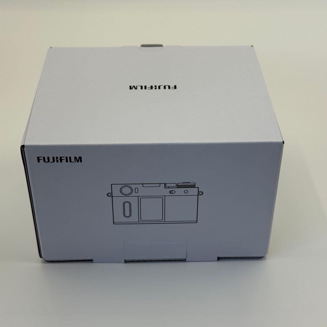 G*n様 新品未使用品　FUJIFILM X half X-HF1 チャコールシ 富士フイルム X half (FUJIFILM X-HF1) チャコールシルバー 新品