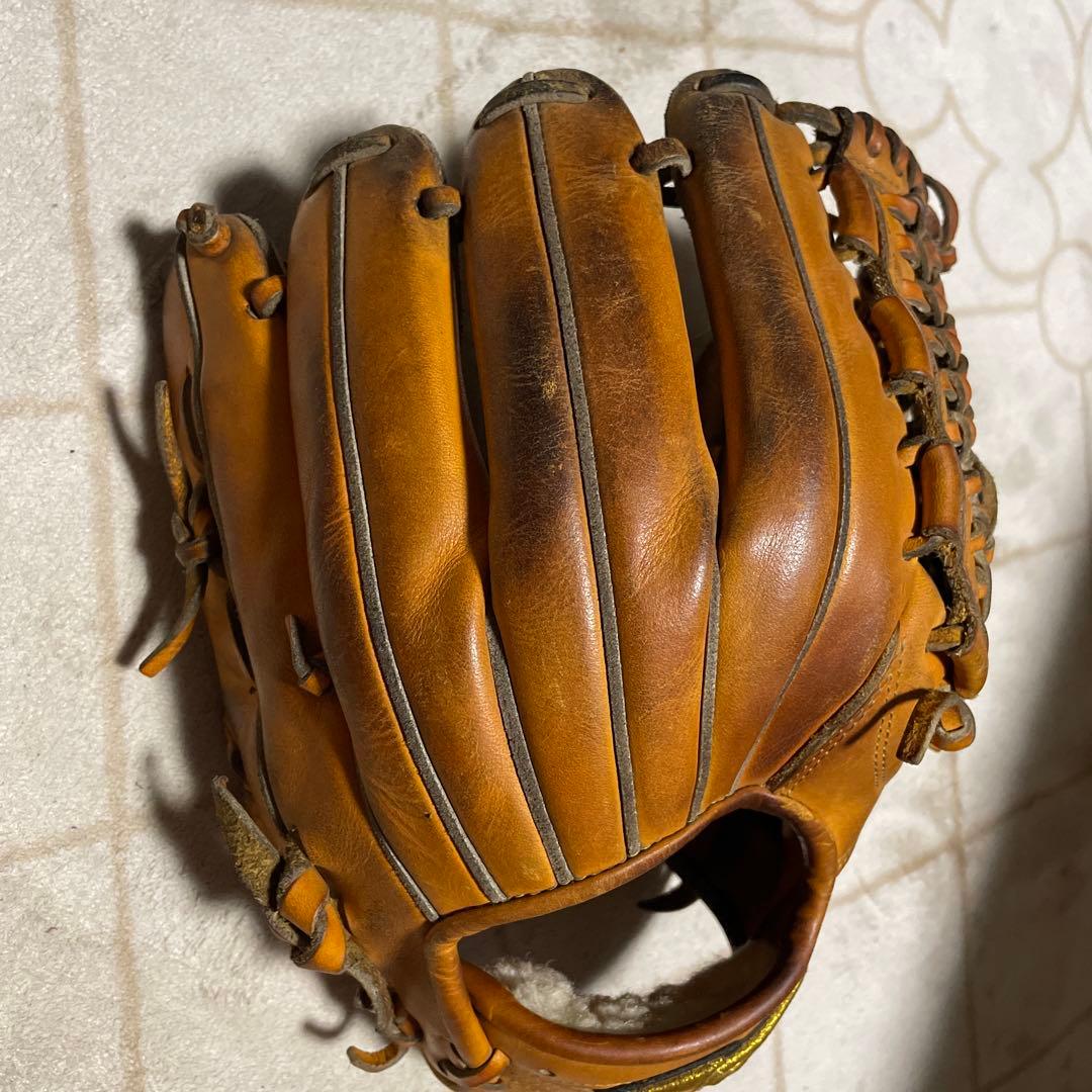 硬式用グローブ(軟式もいけます)井端弘和実使用グローブ - メルカリ