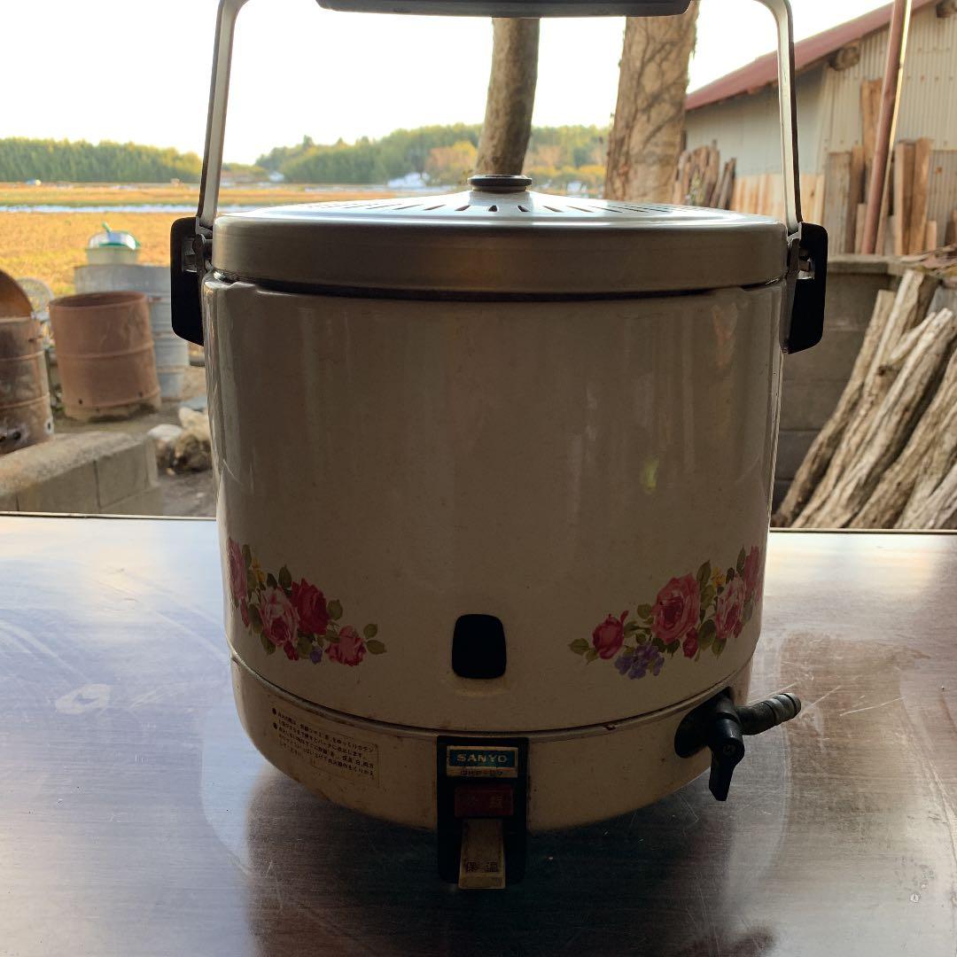 昭和レトロ SANYO ガス炊飯器 GFKー27 - メルカリ