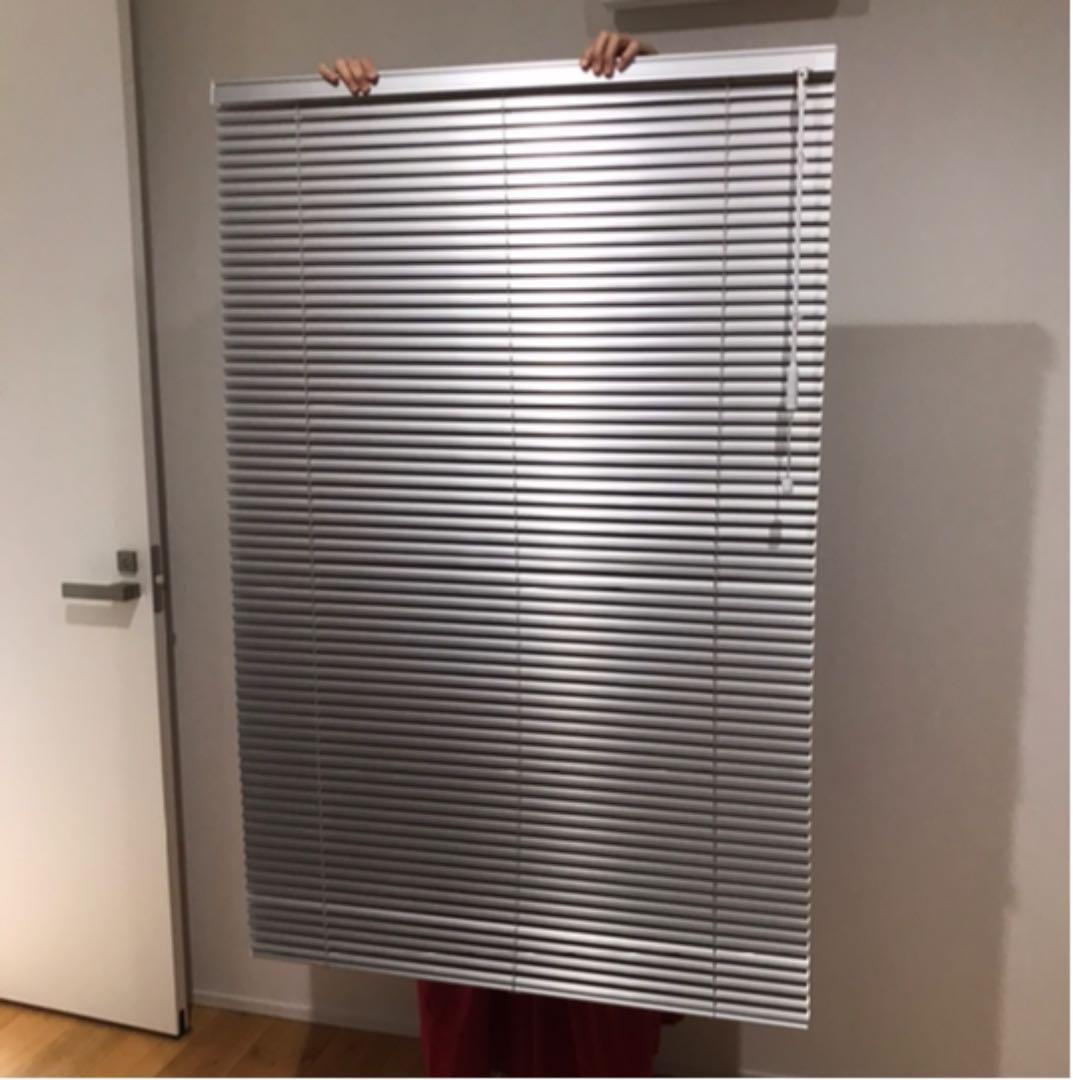 アルミブラインド／シルバー 幅88 × 丈135cm - メルカリ