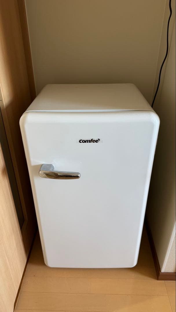 comfee 冷蔵庫 RCD093WH5 93L Amazon | COMFEE' 冷蔵庫 93L 幅48.8cm 温度調節 ノンフロン 1ドア