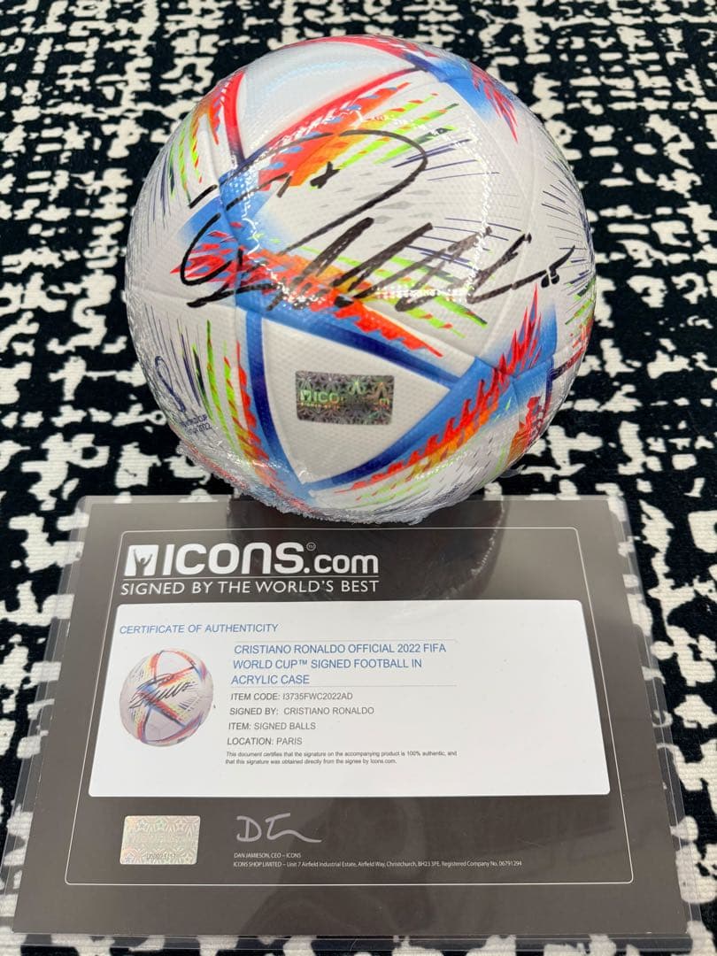 クリスティアーノ・ロナウド2022ワールドカップサイン入りサッカーボール ロナウド直筆サイン入りW杯2022サッカーボール | THE DUGOUT