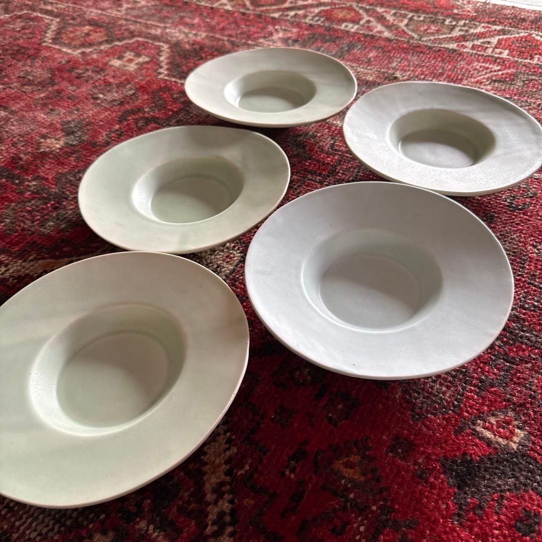 大人気の臼杵焼＊淡い緑色の陶磁器製皿5枚セット 2026年最新】臼杵焼の人気アイテム - メルカリ