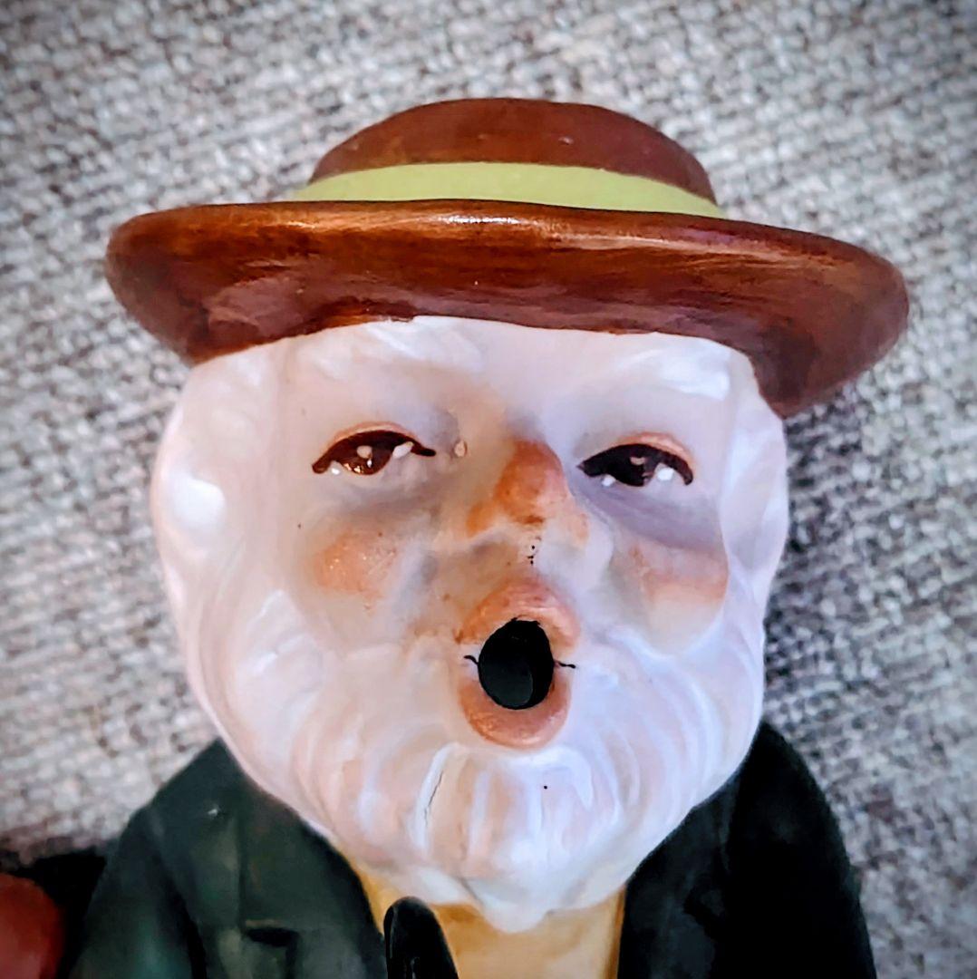 煙出し人形 パイプおじさん 香炉 アンティーク 陶器製 老人の置物 木の