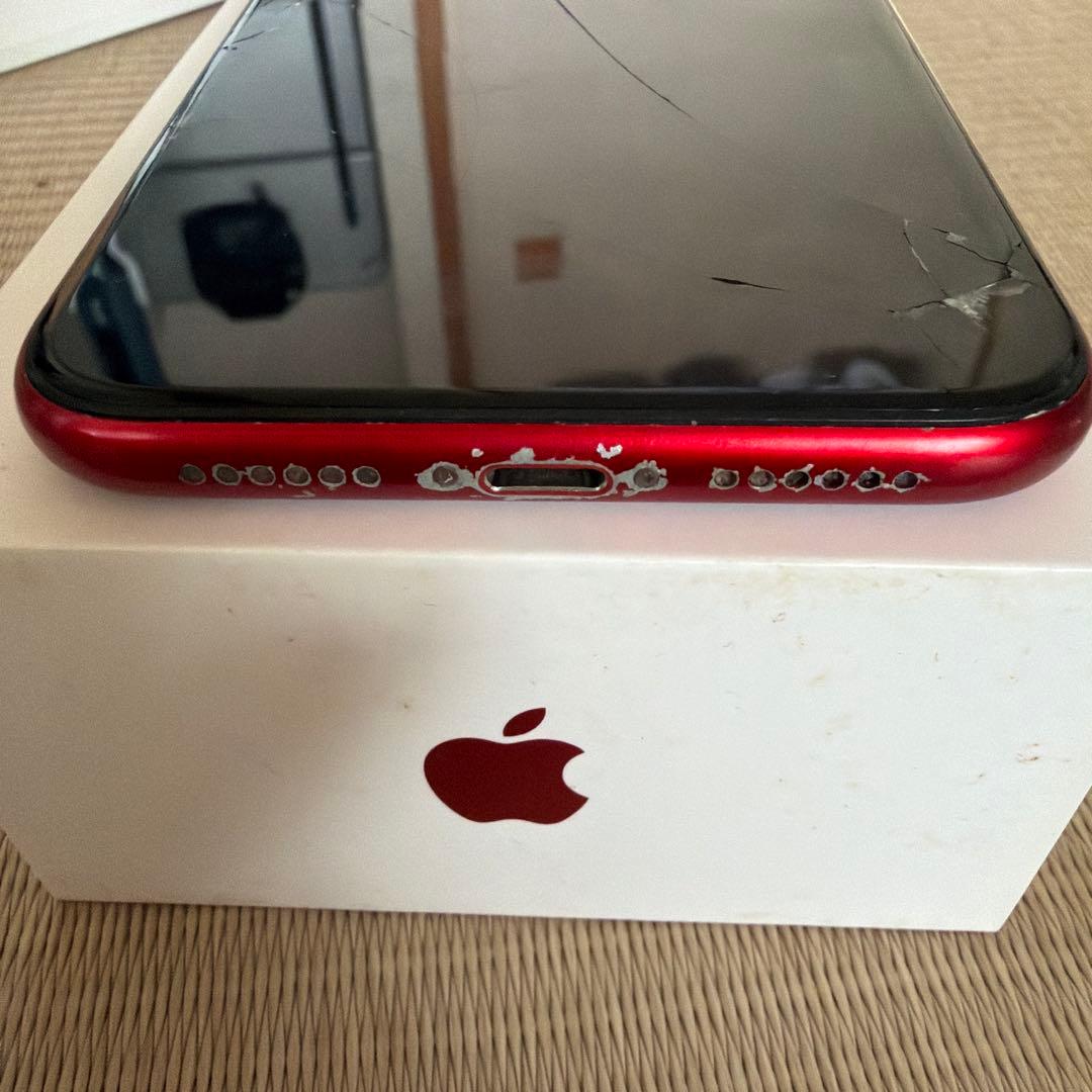 iPhoneXR RED 64GB 画面割れあり ジャンク扱い 付属品あり - メルカリ