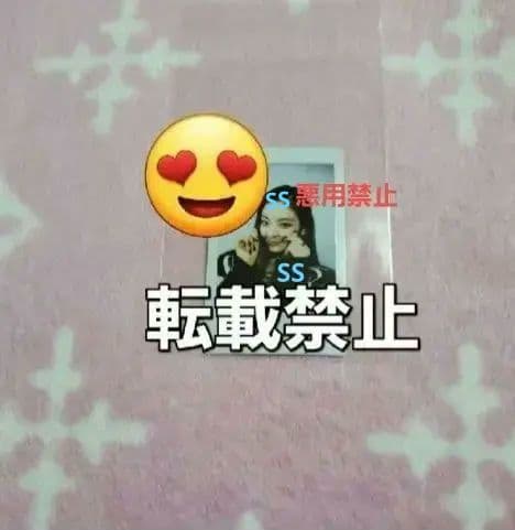 リア チェキ Voltage ITZY サイン ポラロイド 直筆　①指ハート itzy リュジン tunnel vision 直筆サイン入りチェキ ポラロイド - メルカリ