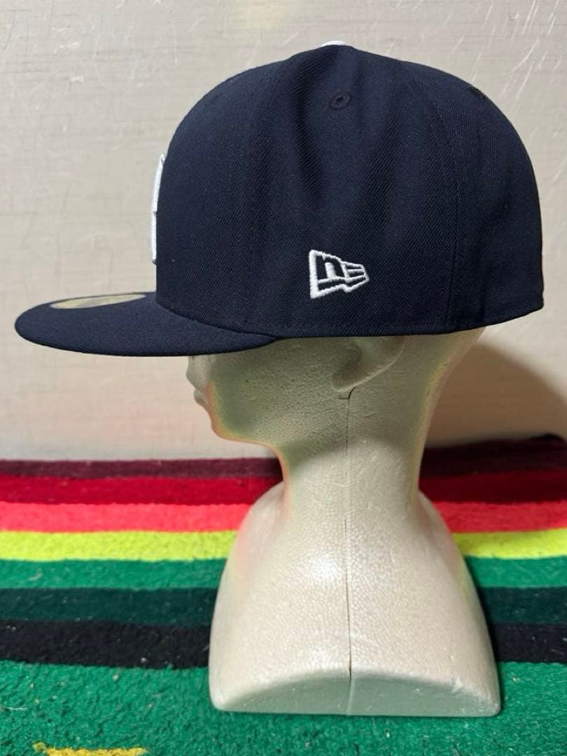 極美品 レアモデル ニューエラ 広島カープ Hロゴ 刺繍 キャップ 58.7cm