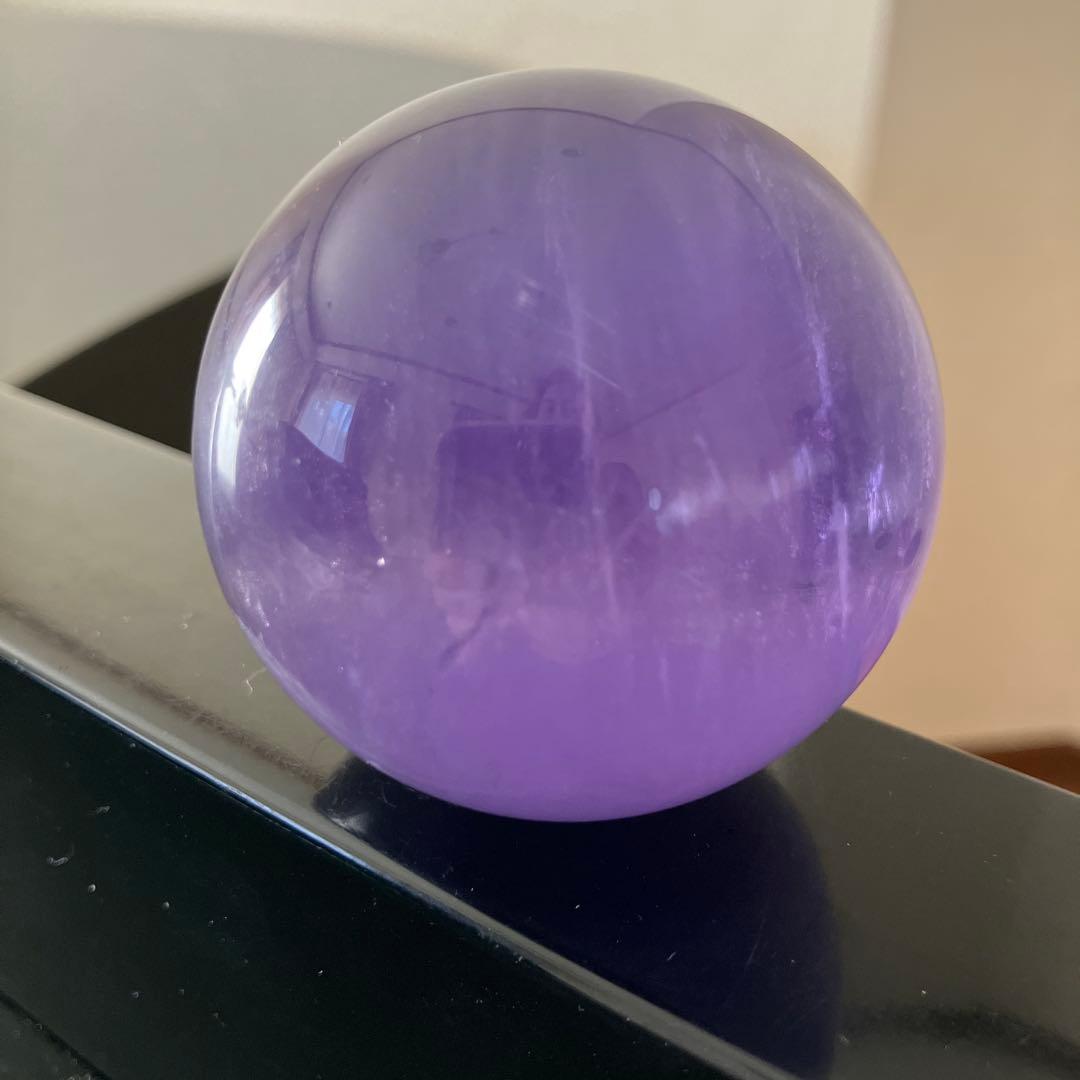 L Lさま専用菫色！フローライト　スフィア　天然石置物　E137 1点もの】絶品フェザーインフローライト・スフィア（台座付） | 天然石HAZU