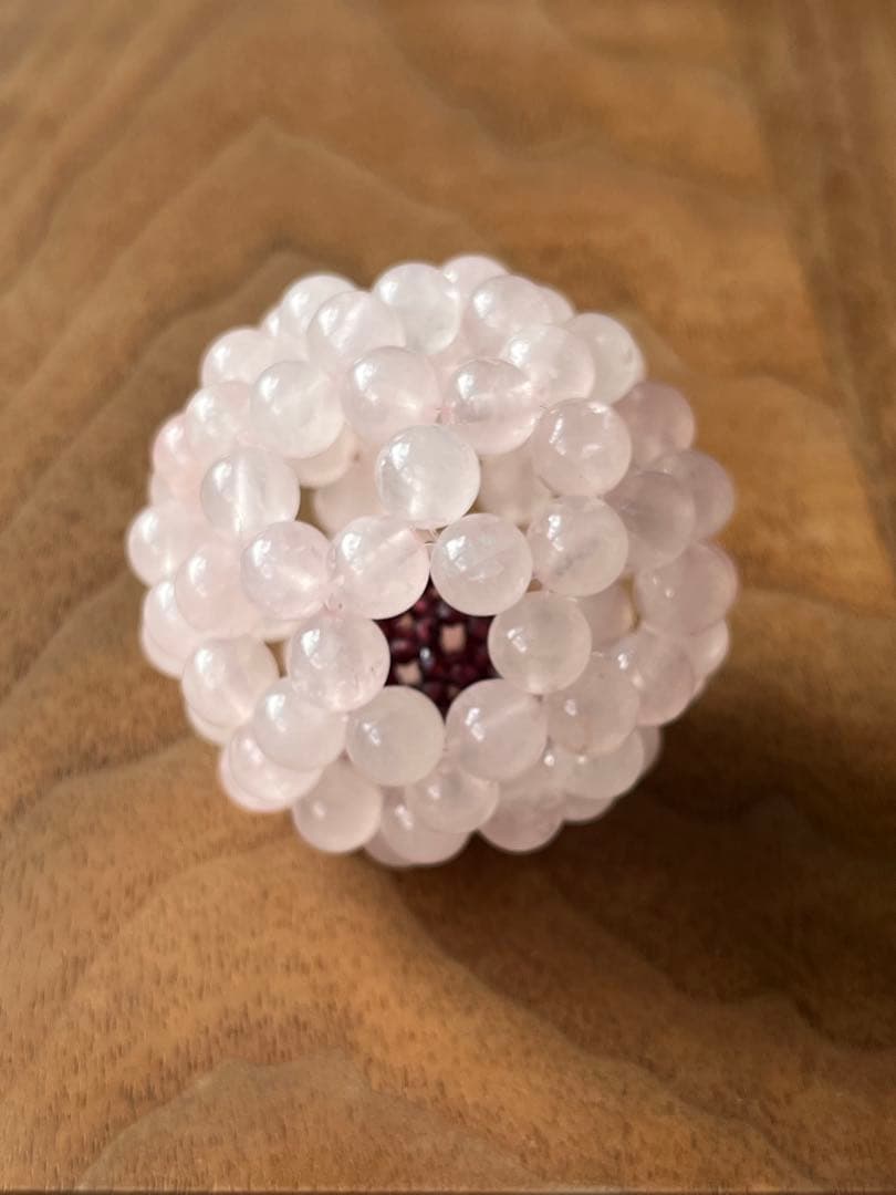 バッキーボール ローズクォーツ ガーネットバッキーボール入り - メルカリ