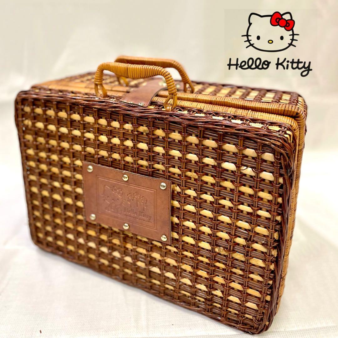 Hello Kitty 籐製ピクニックセット【非売品】 2026年最新】キティ ピクニックバスケットの人気アイテム - メルカリ