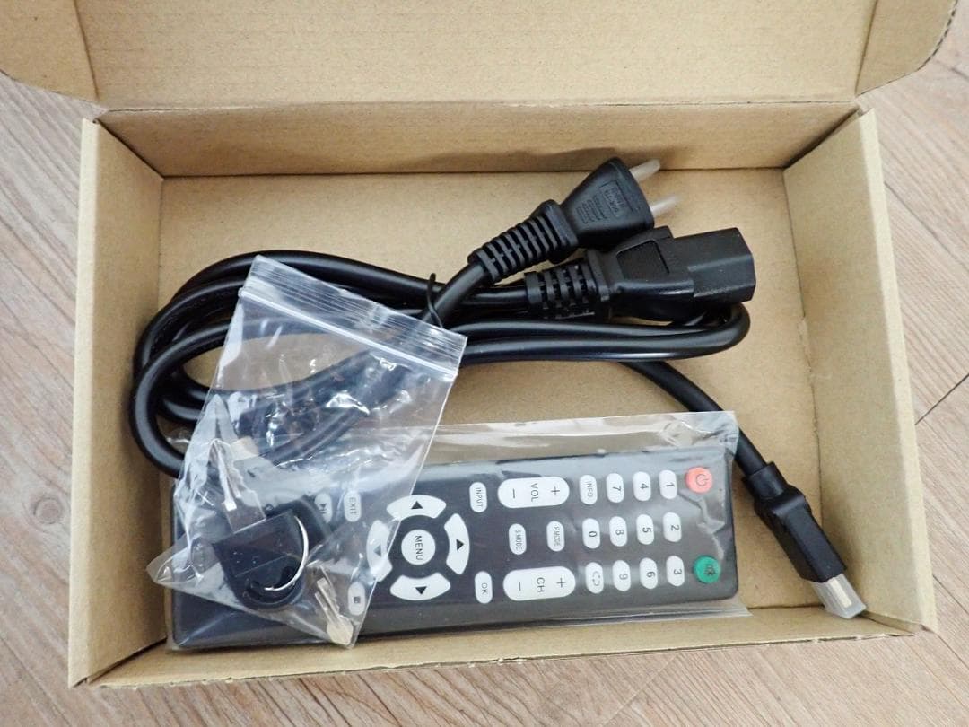 新品 デジタルサイネージ たてナビ NPT32 32インチ 液晶 看板 カメラ