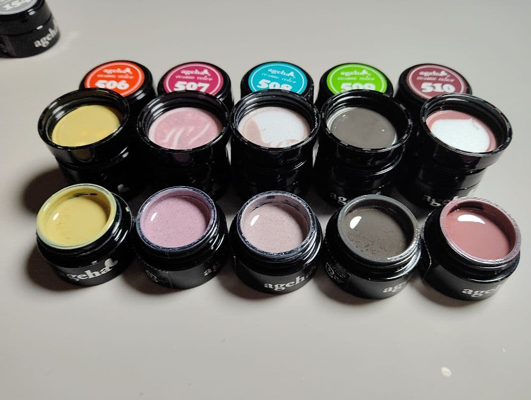 【お値下げしました！】ageha ジェルネイル 30色セット《カラーチャート付》