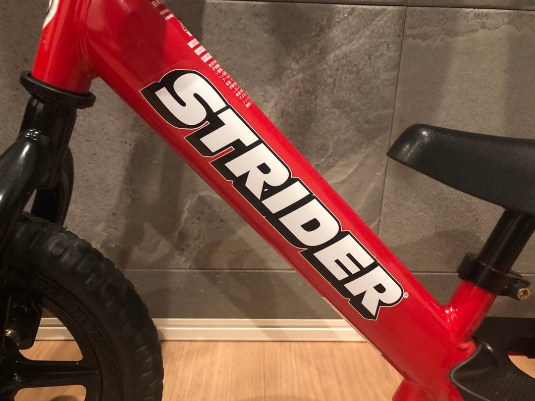 〓超美品〓 ストライダー 赤 レッド 12 カバー付 STRIDER 室内保管