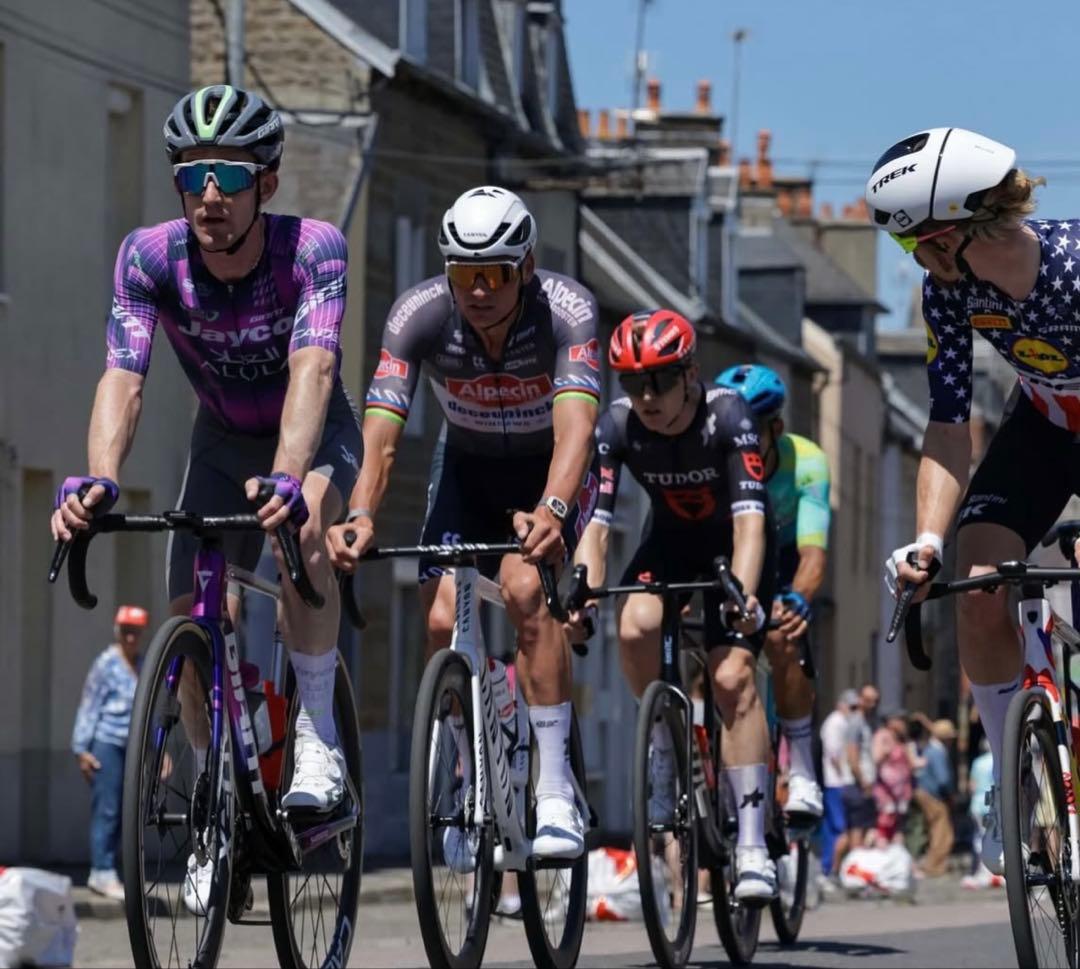 Team Jayco AlUla チームジェイコ・アウーラ サイクルジャージ - メルカリ