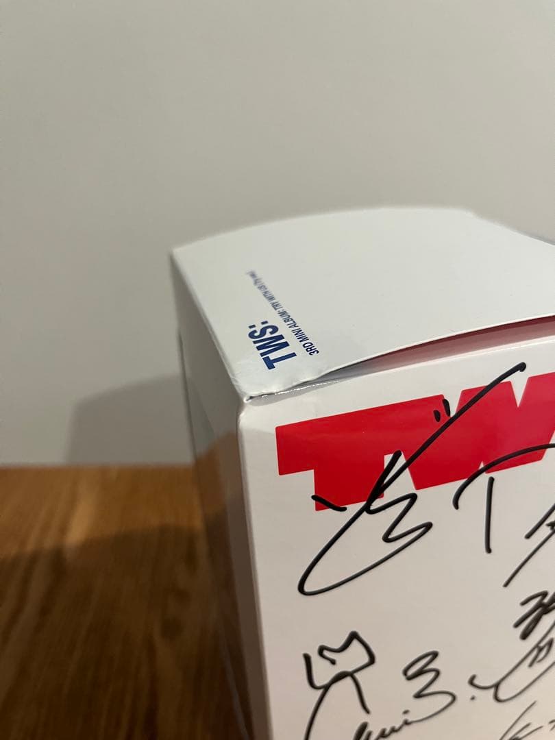 TWS 全員直筆サイン入りアルバム TRY WITH US - メルカリ