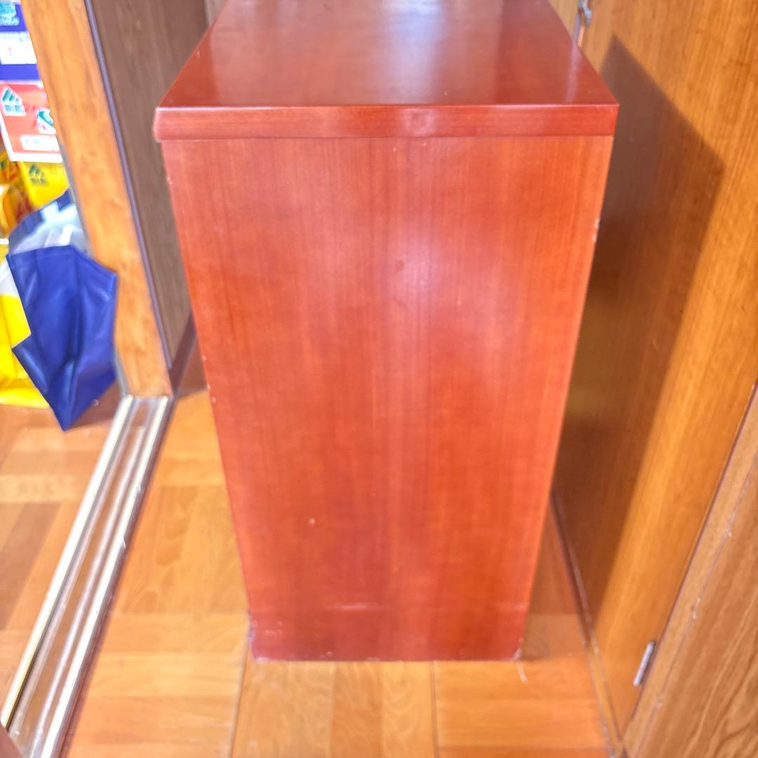 宮城県引取り限定)ガラス扉付き木製キャビネット - メルカリ