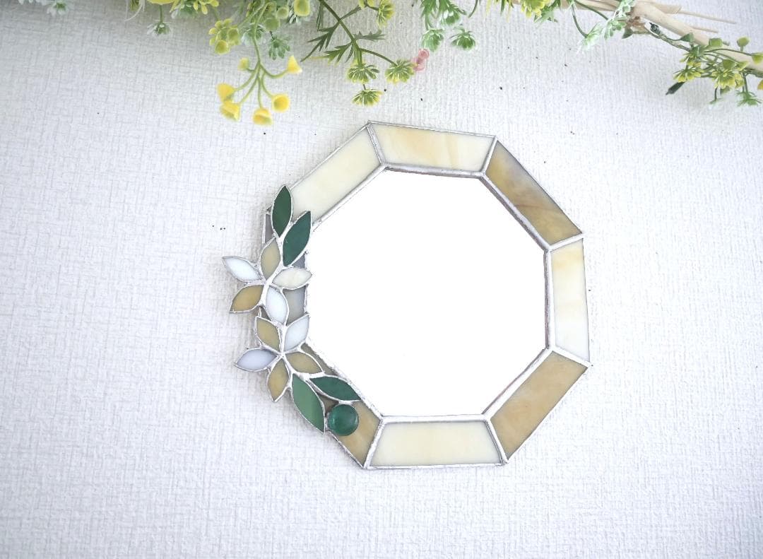 ✴︎:.。.: ベージュの八角形の鏡♪　(20size/Max23) 八角形の鏡を玄関に飾ると風水で開運に繋がると言われています『 幅