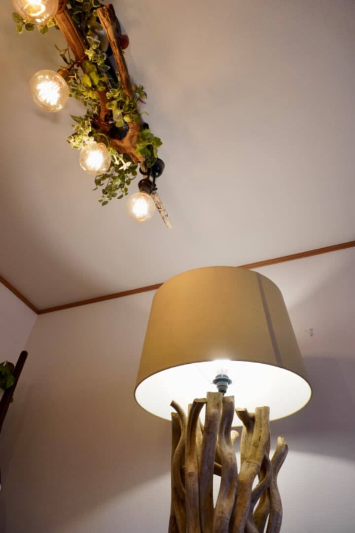 KARE スカルトラ フロアランプ 流木風 天然木 - メルカリ