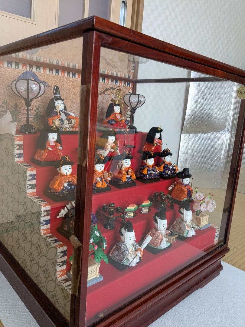 伝統的な5段雛人形 ガラスケース付き - メルカリ