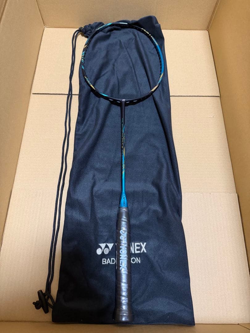 廃盤　旧モデル　アストロクス 88s pro 88sプロ　4u6 AX88S-P バドミントンラケット アストロクス88Sプロ [4U6] シルバー×ブラック