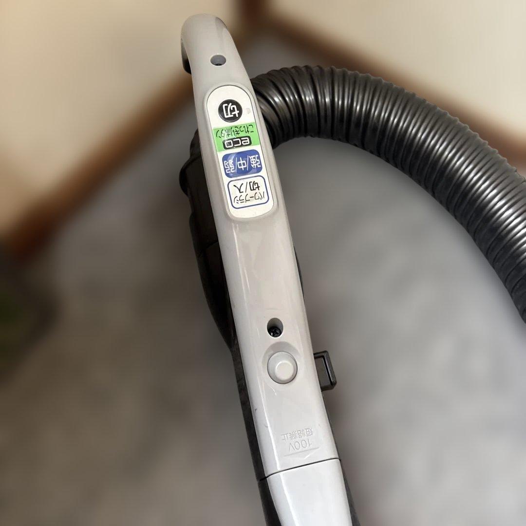 HITACHI 掃除機(キャニスター)本体 cv-p85e2 動作問題なし - メルカリ