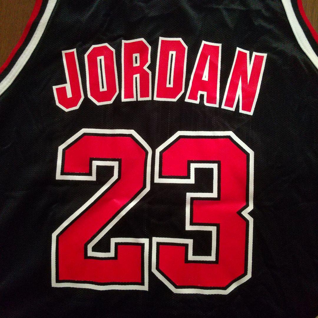 シカゴ・ブルズ JORDAN 23番 黒ジャージ - メルカリ